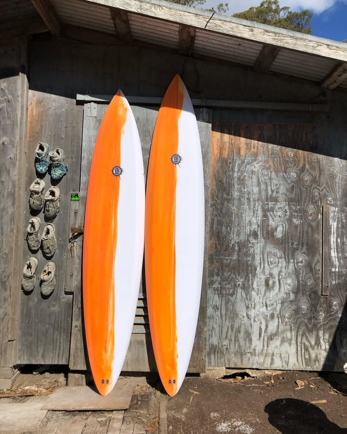 Flat deck EPS Twinzer surfboards by Vince Broglio